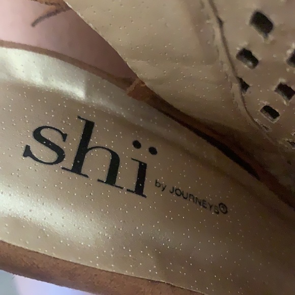 Heels - Picture 5 of 5